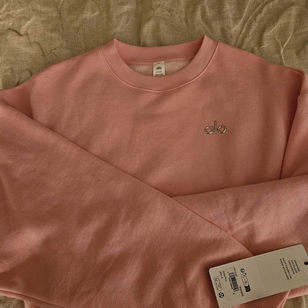 NEW ALO Yoga Cropped Crewneck Sweatshirt Sweet Pink Small